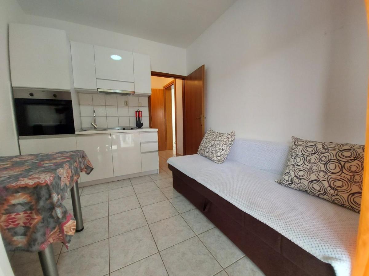 Apartment Pezic Krk Town Eksteriør billede