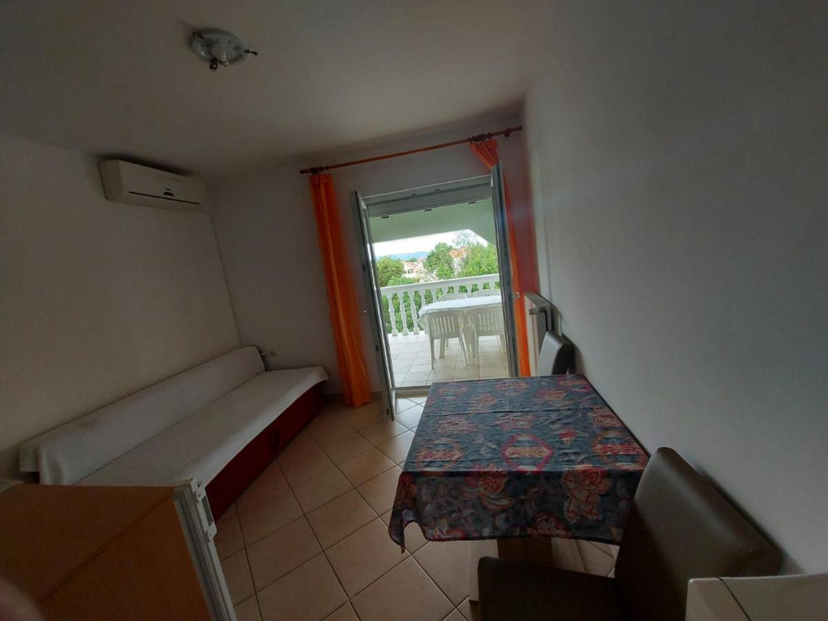 Apartment Pezic Krk Town Eksteriør billede